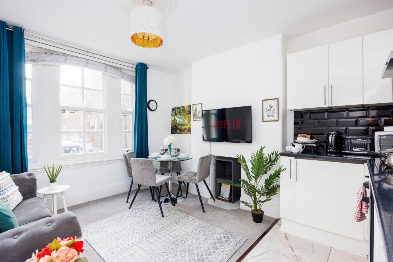 2 Bed Apartment London Exterior photo